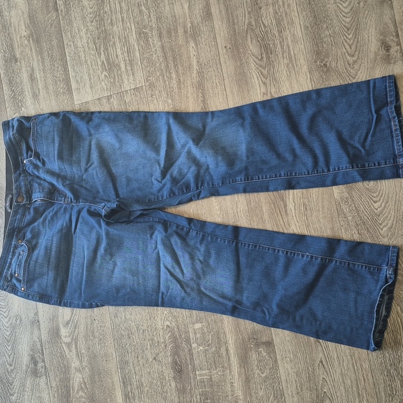 Classic Blue Denim Jeans- Kim‎ Rogers - Picture 3 of 6